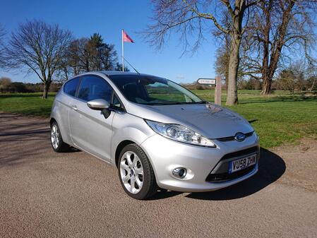 FORD FIESTA 1.4 Titanium 