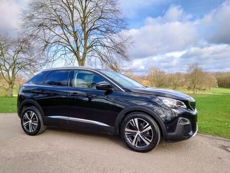 PEUGEOT 3008 1.2 PureTech Allure 